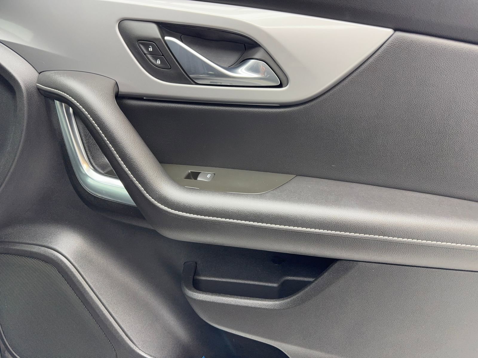 Used 2025 Chevrolet Blazer LT image 44