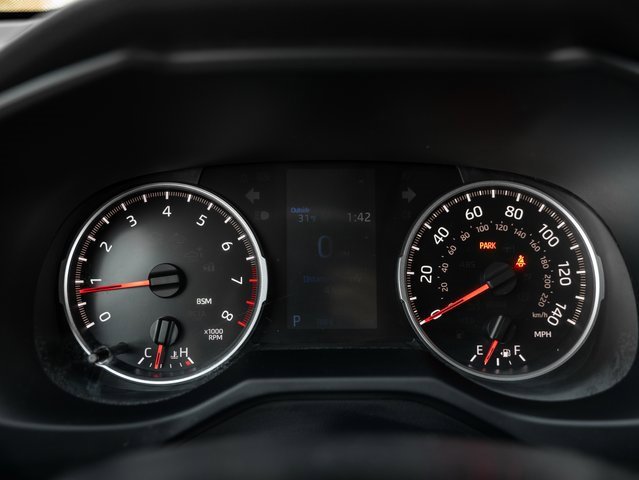 Used 2021 Toyota RAV4 XLE image 16