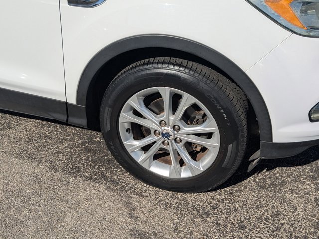 Used 2017 Ford Escape SE image 9