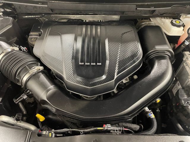 Used 2025 Chevrolet Traverse LT AWD/4WD image 23