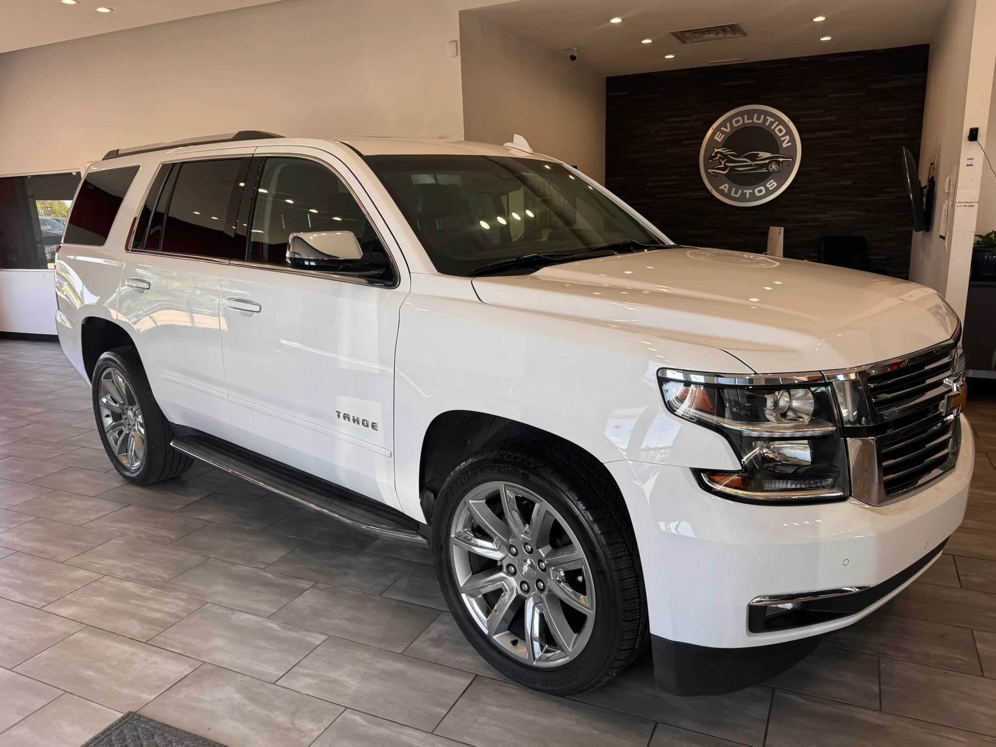 Used 2019 Chevrolet Tahoe Premier AWD/4WD image 3