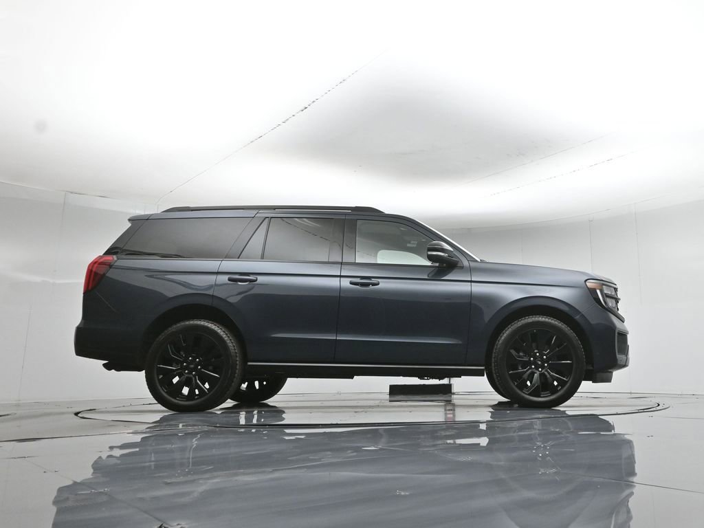 Used 2025 Ford Expedition Platinum w/ Stealth Appearance Package image 53