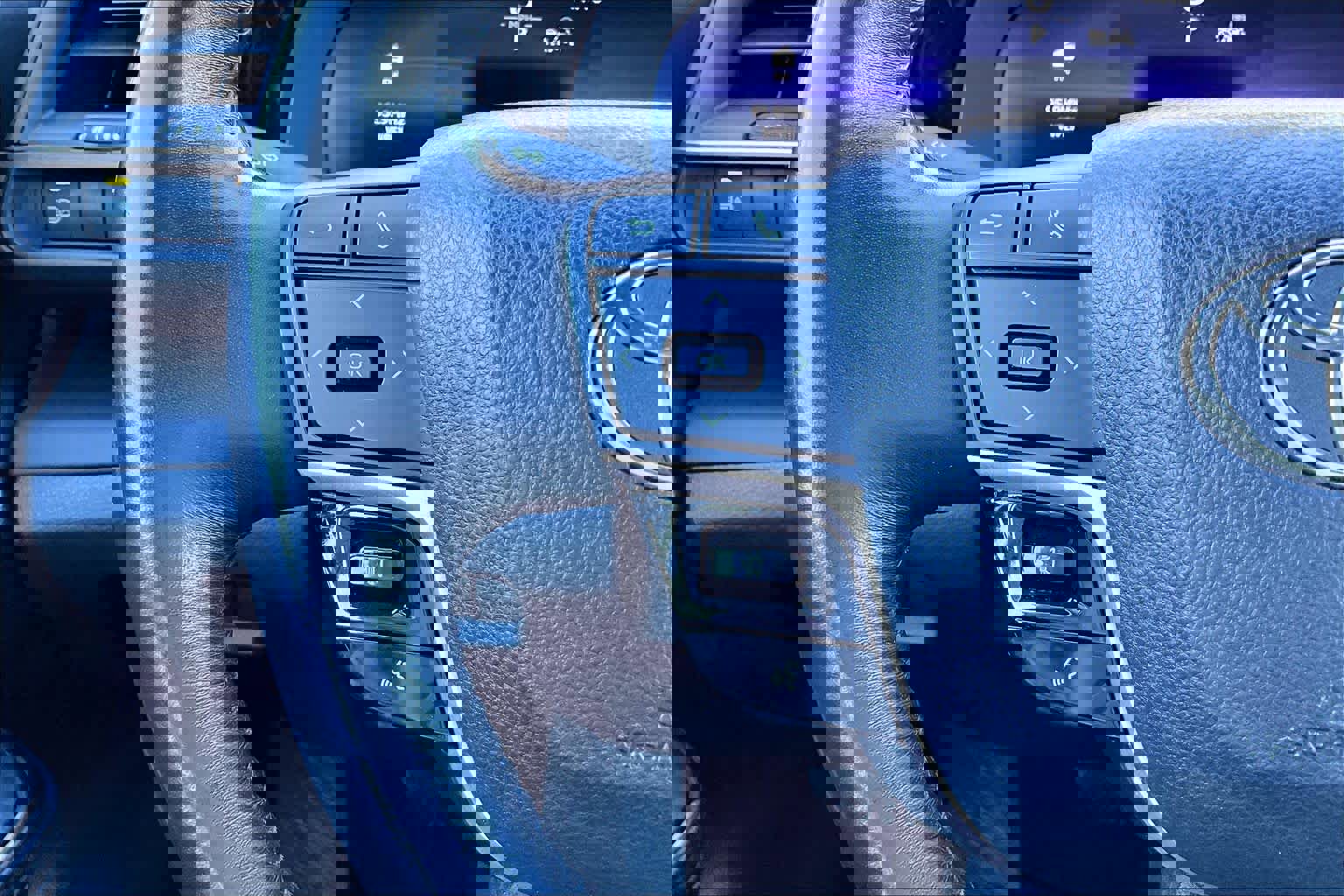 Used 2023 Toyota Crown XLE image 23