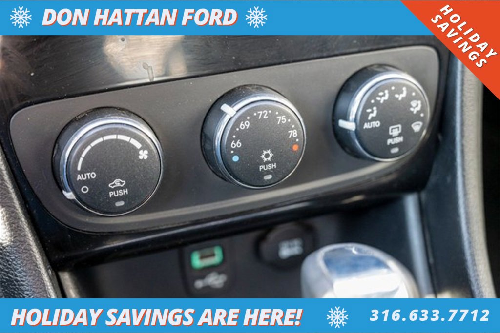 Used 2013 Chrysler 200 Limited image 11