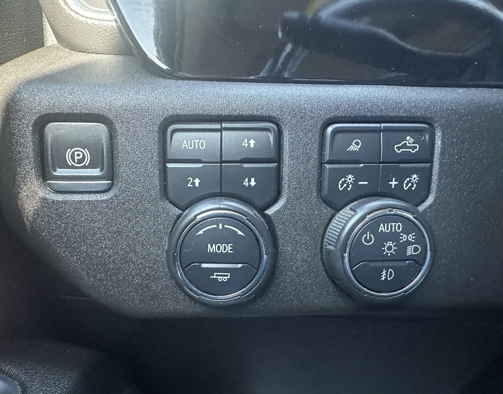 Used 2024 Chevrolet Silverado 3500 LTZ w/ LTZ Texas Edition image 17