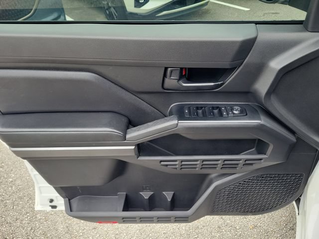 Used 2025 Toyota Tacoma SR5 AWD/4WD image 14