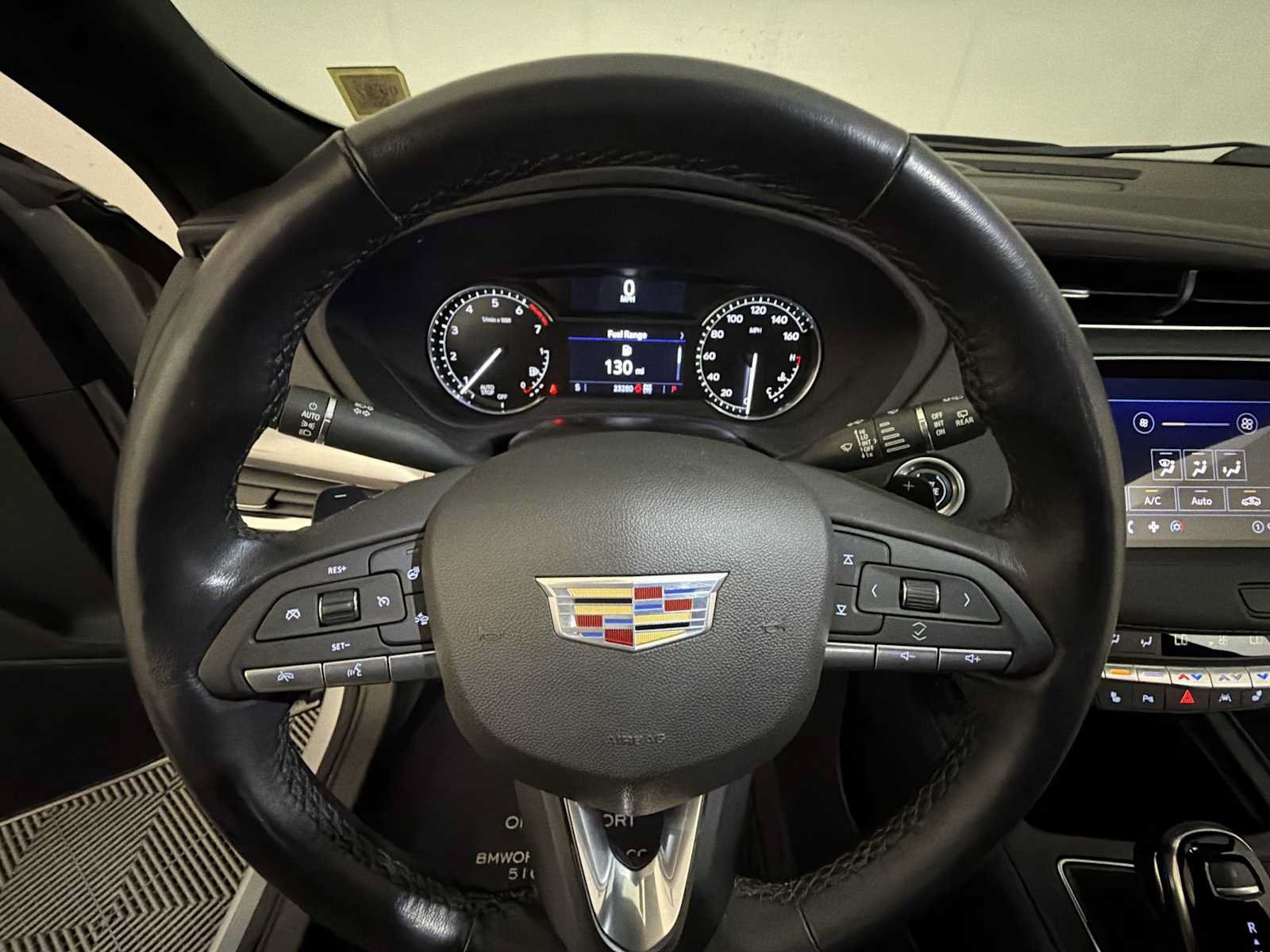 Used 2022 Cadillac XT4 Luxury w/ Cold Weather Package AWD/4WD image 13