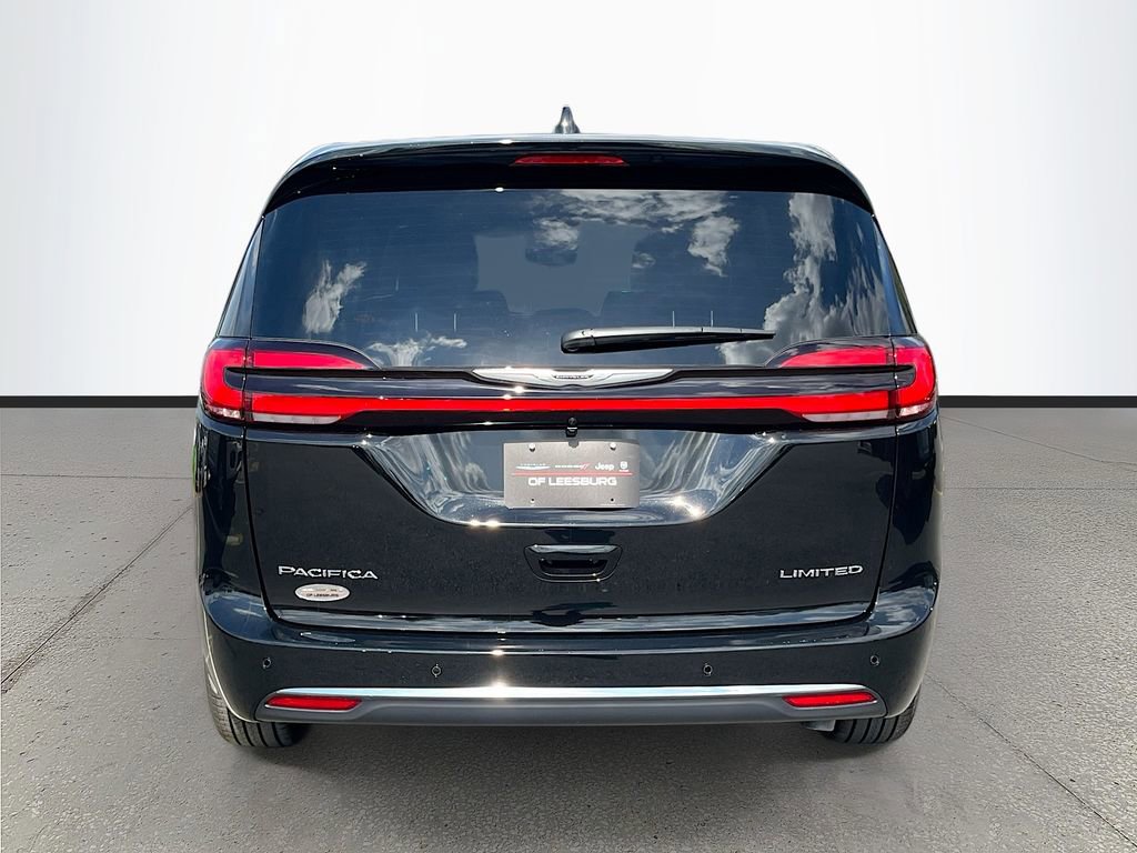 New 2026 Chrysler Pacifica Limited FWD image 6