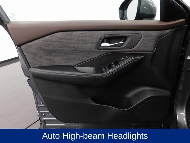 Used 2023 Nissan Rogue SV image 24