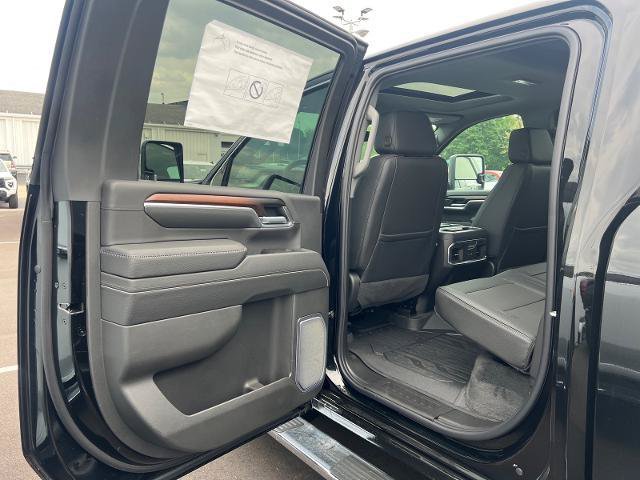 New 2026 GMC Sierra 3500 Denali w/ LPO, Black Badging Package AWD/4WD image 14