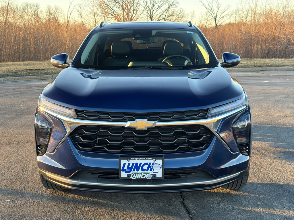 Used 2024 Chevrolet Trax LT w/ Sunroof Package image 7