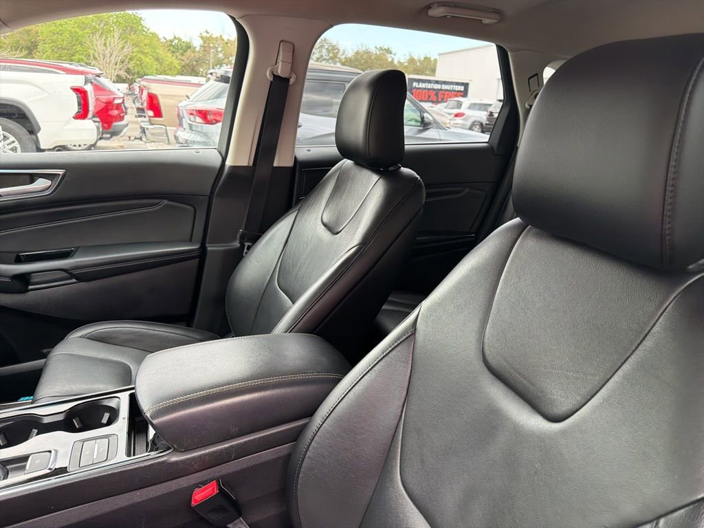 Used 2020 Ford Edge Titanium image 10
