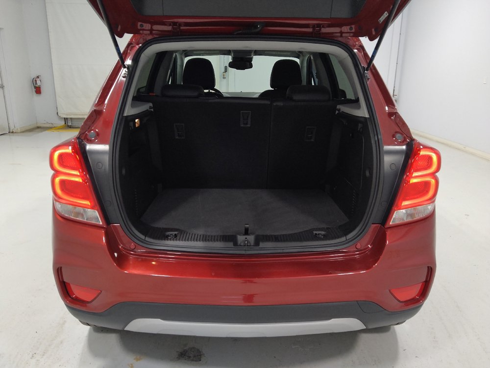 Used 2020 Chevrolet Trax LT w/ LT Convenience Package AWD/4WD image 29