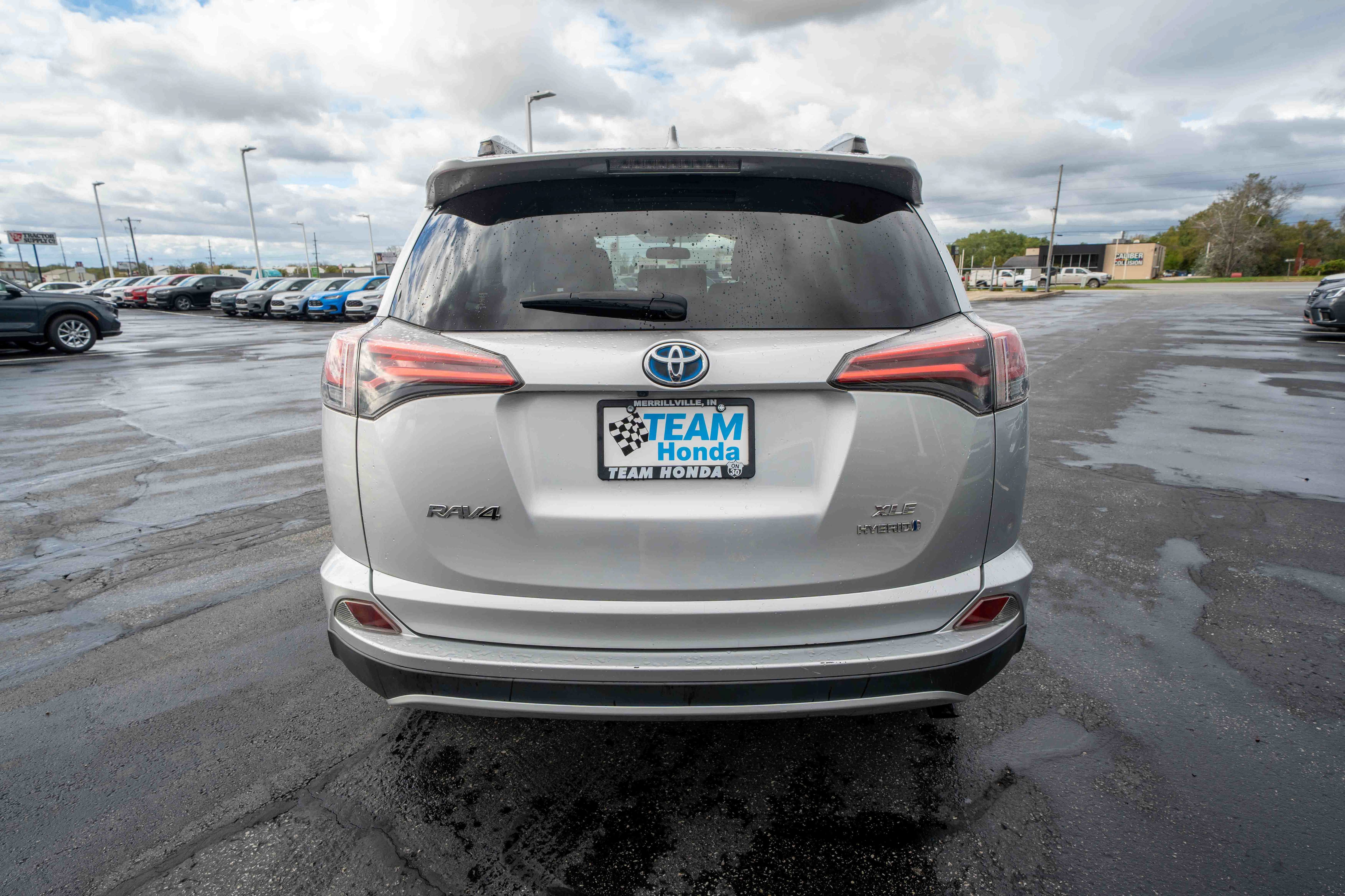 Used 2016 Toyota RAV4 XLE AWD/4WD image 5