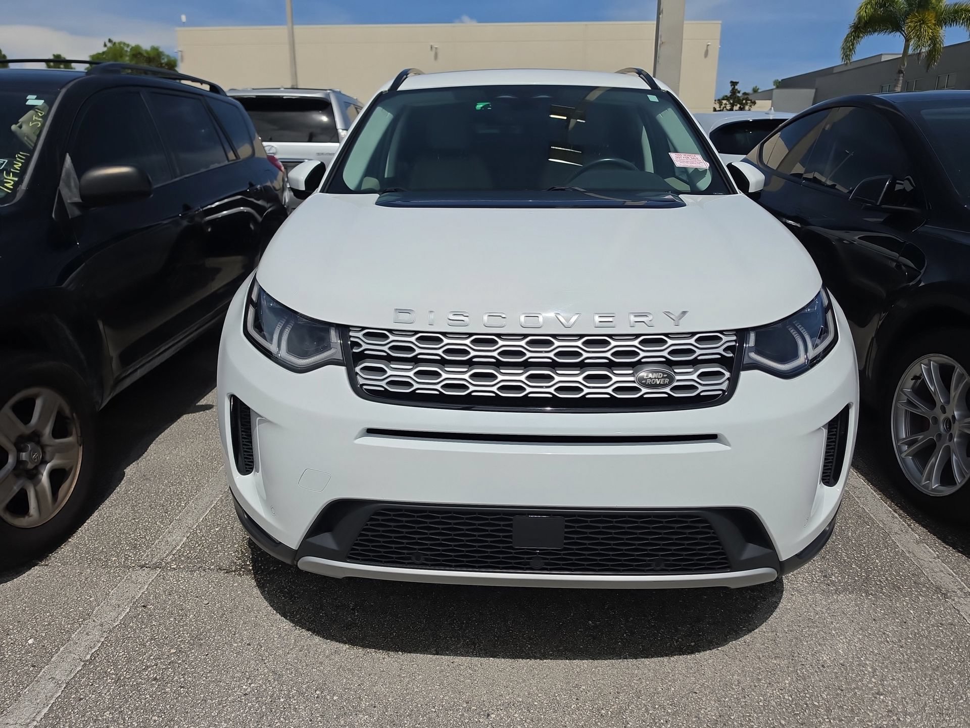 Used 2022 Land Rover Discovery Sport SE AWD/4WD image 2