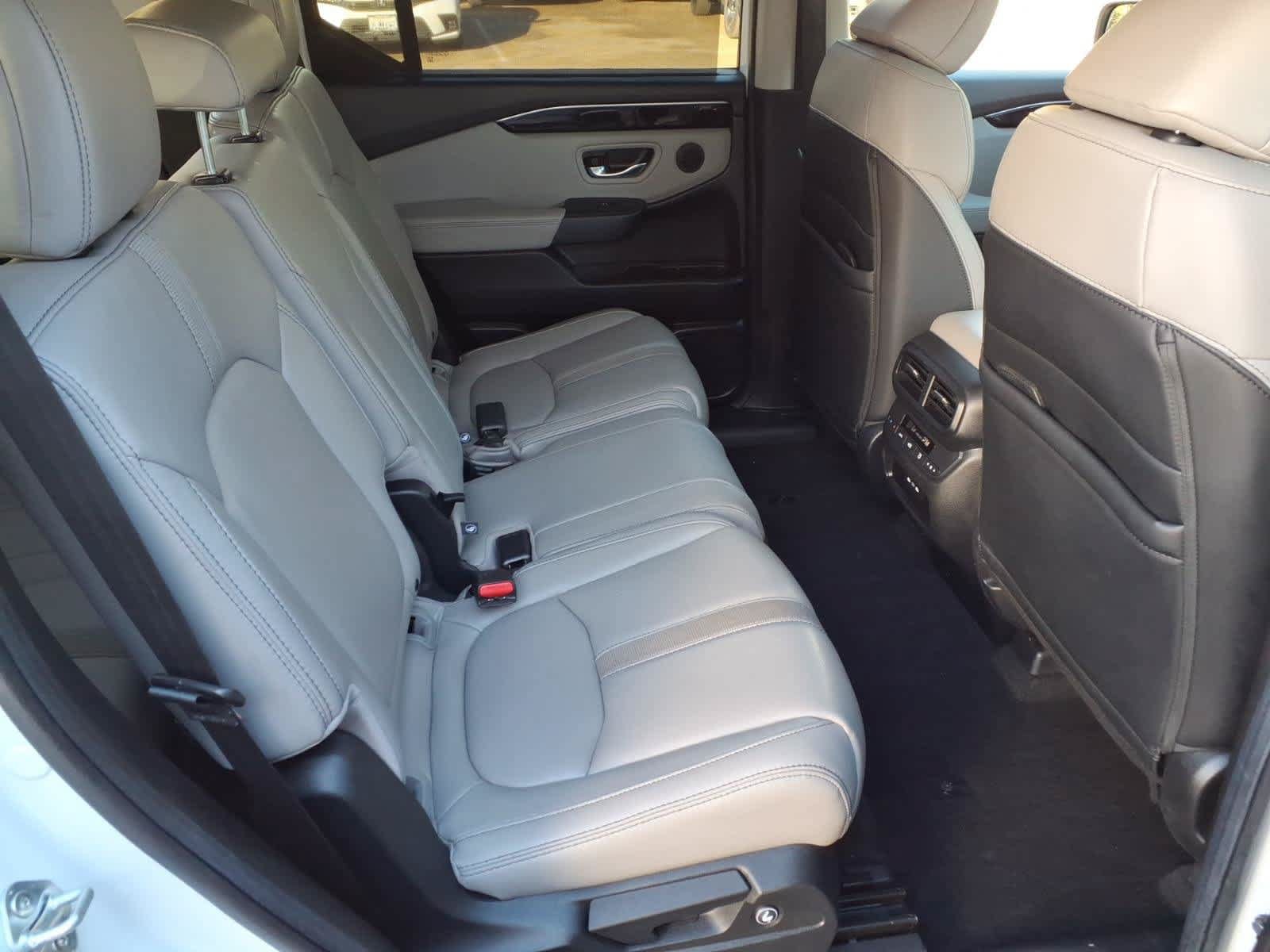 Used 2025 Honda Pilot EX-L image 13