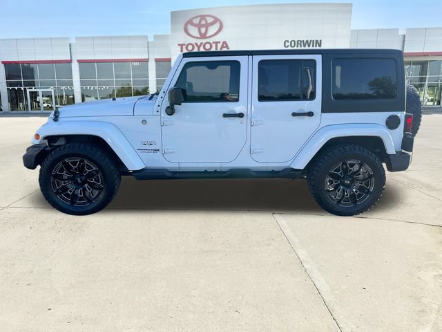 Used 2018 Jeep Wrangler Unlimited Sahara w/ Connectivity Group AWD/4WD image 2