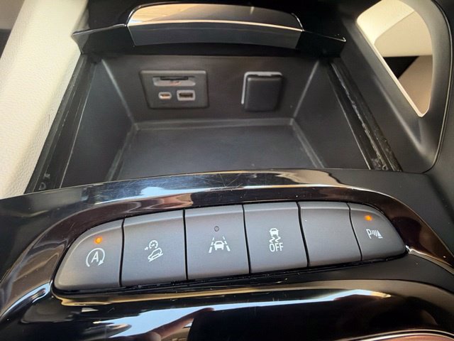 Used 2021 Buick Envision Essence w/ Technology Package I AWD/4WD image 24