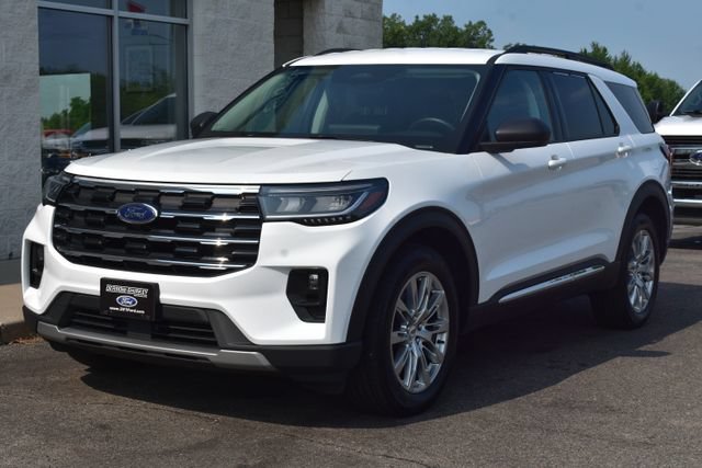 Used 2025 Ford Explorer Active w/ Active Comfort Package AWD/4WD image 17