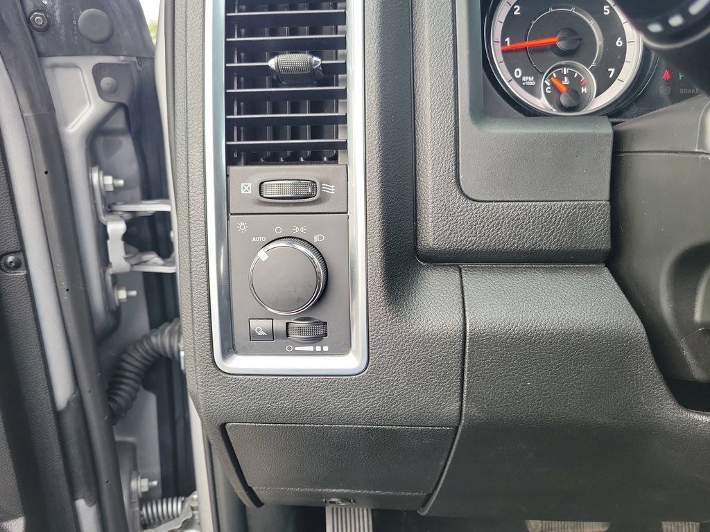 Used 2024 RAM 1500 Warlock RWD image 15