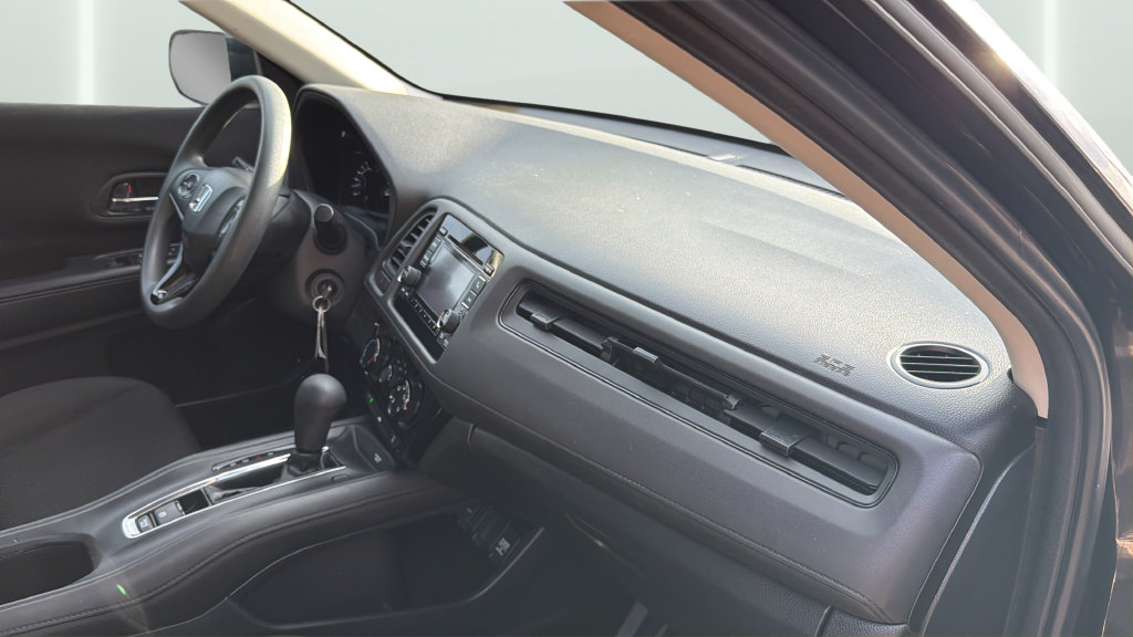 Used 2016 Honda HR-V LX image 28
