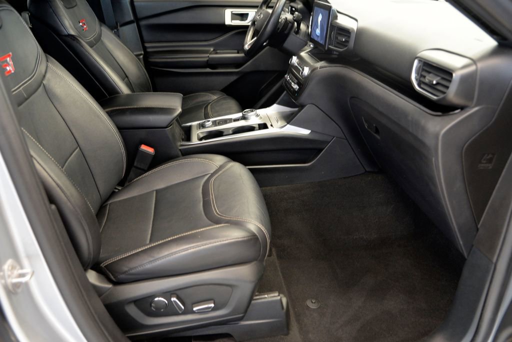 Used 2020 Ford Explorer ST w/ ST Street Pack image 31