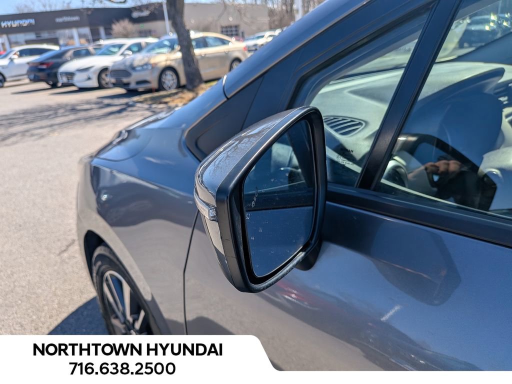 Used 2021 Nissan Versa SV image 36