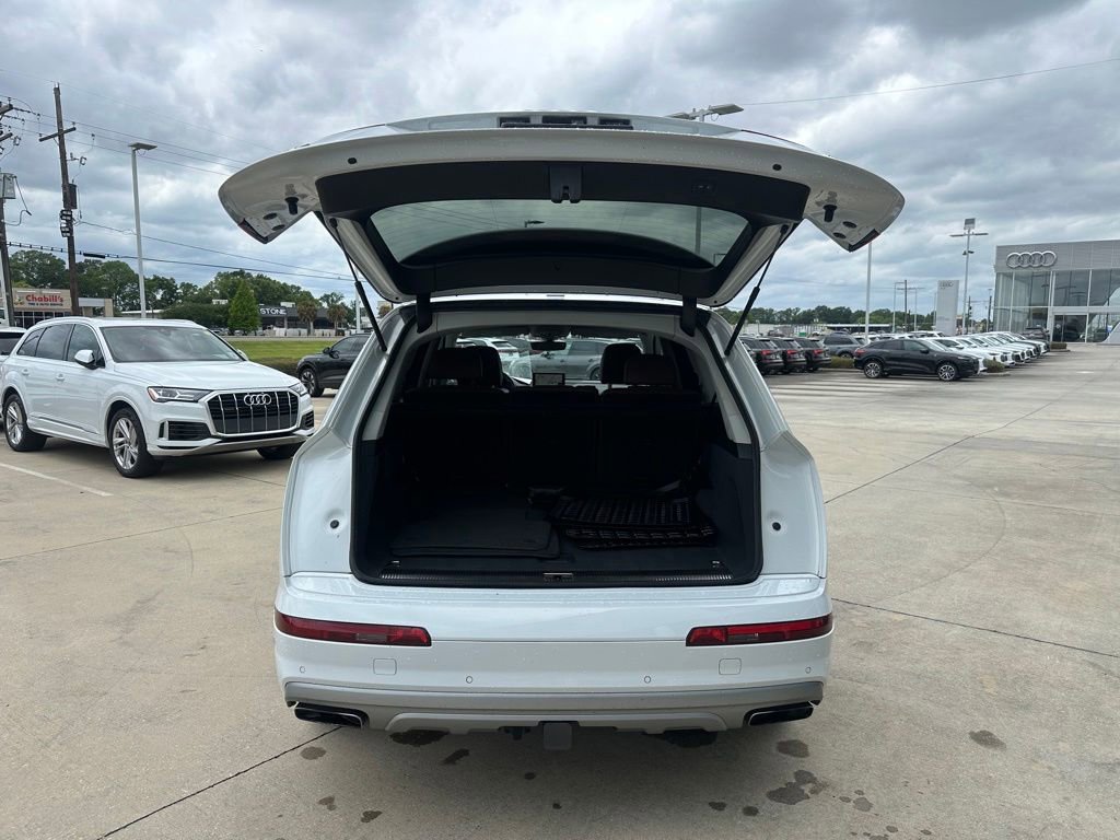 Used 2018 Audi Q7 3.0T Prestige w/ Prestige Package AWD/4WD image 25