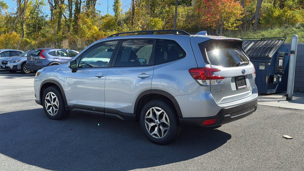 Certified 2023 Subaru Forester Premium AWD/4WD image 6