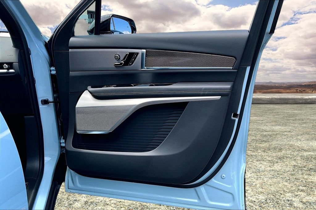 Certified 2026 Cadillac Vistiq Premium Luxury w/ LPO, Floor Liner Package AWD/4WD image 29