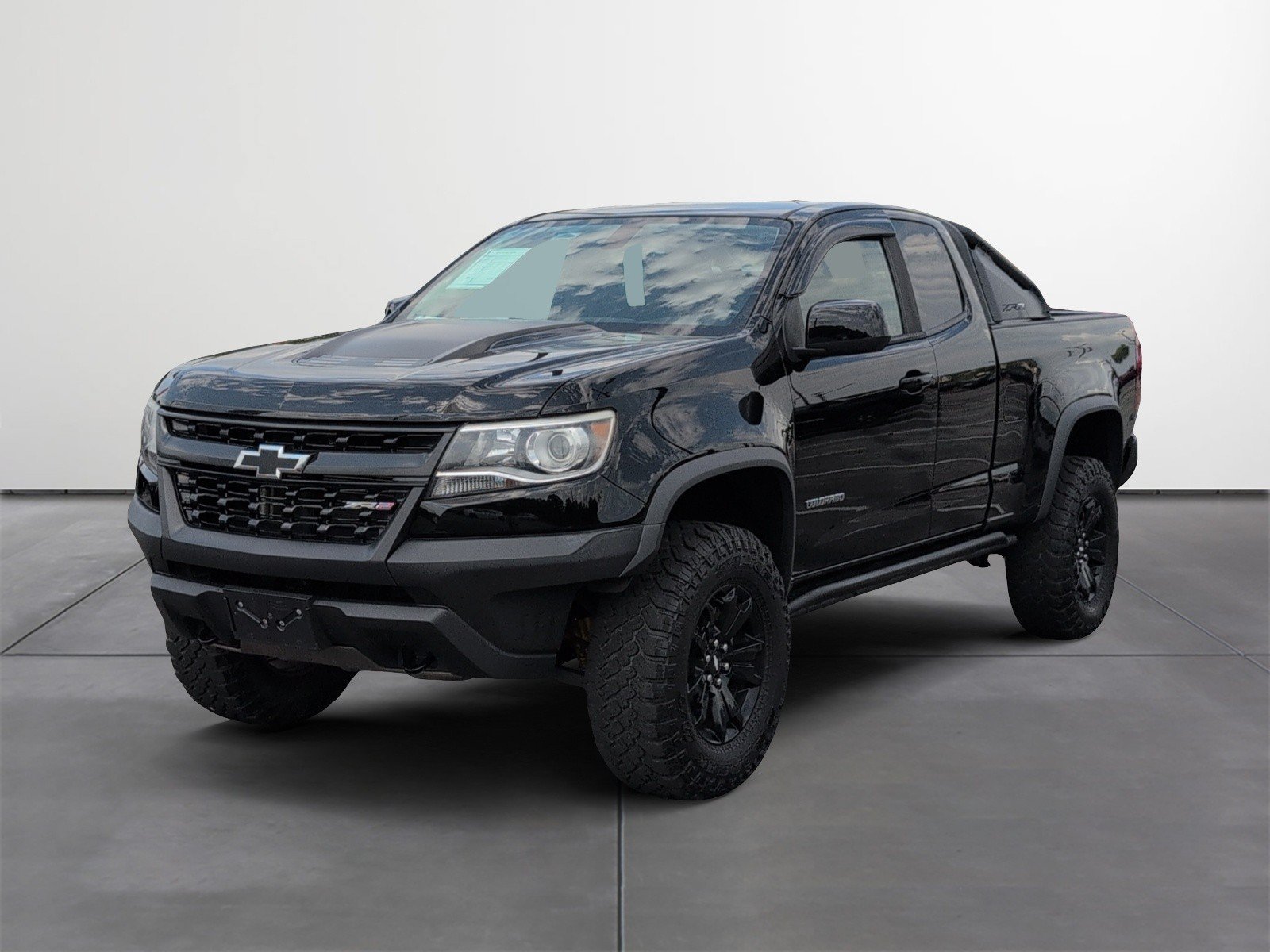 Used 2018 Chevrolet Colorado ZR2 w/ ZR2 Midnight Special Edition AWD/4WD image 2
