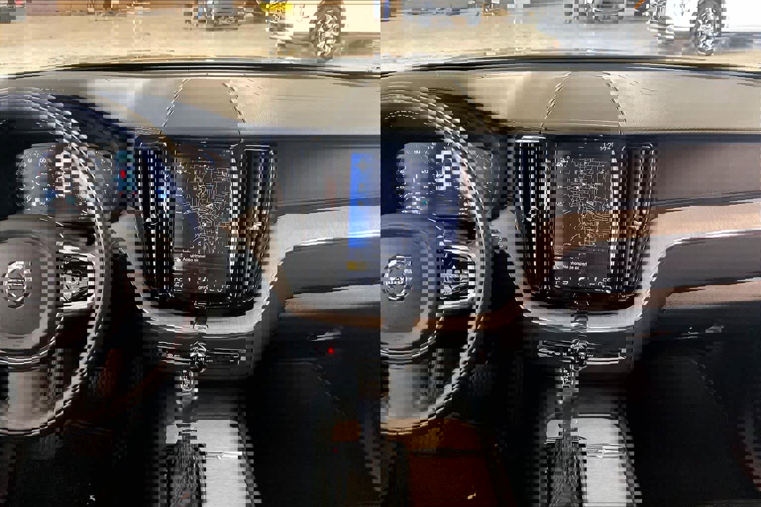 Used 2018 Volvo XC60 T5 Inscription w/ Convenience Package image 6