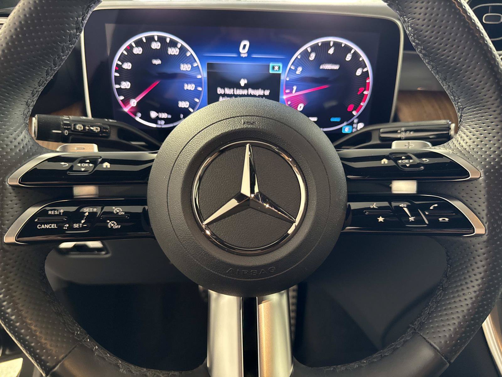 Used 2024 Mercedes-Benz GLC 300 4MATIC image 28