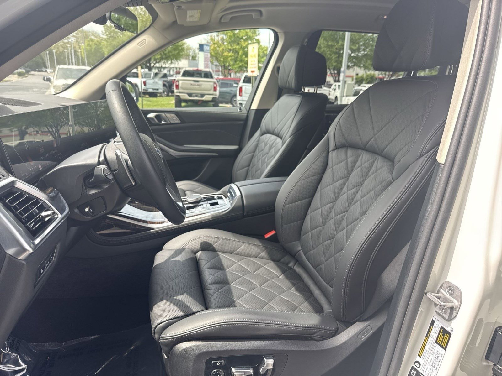Used 2026 BMW X7 xDrive40i AWD/4WD image 13