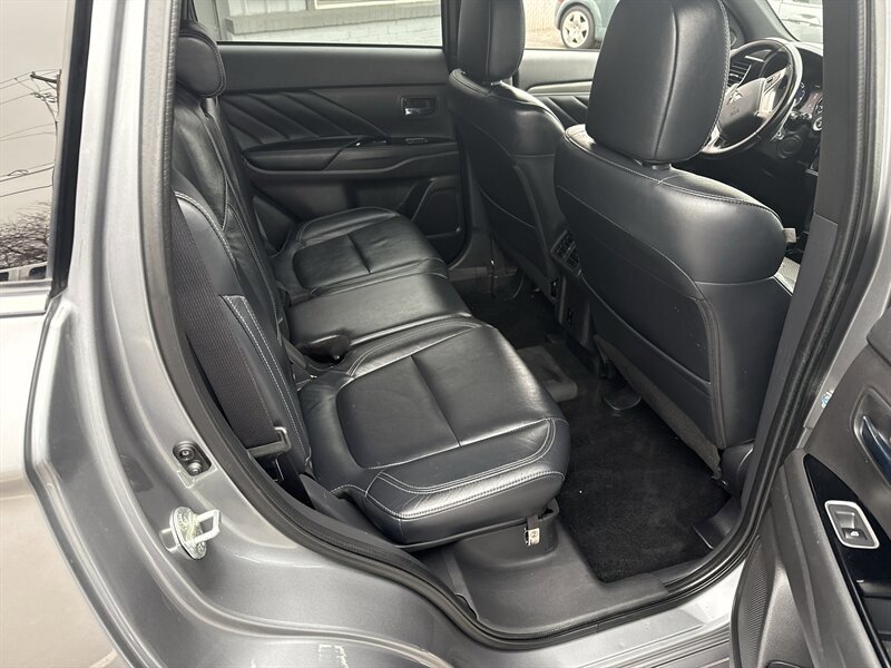 Used 2022 Mitsubishi Outlander SEL image 18