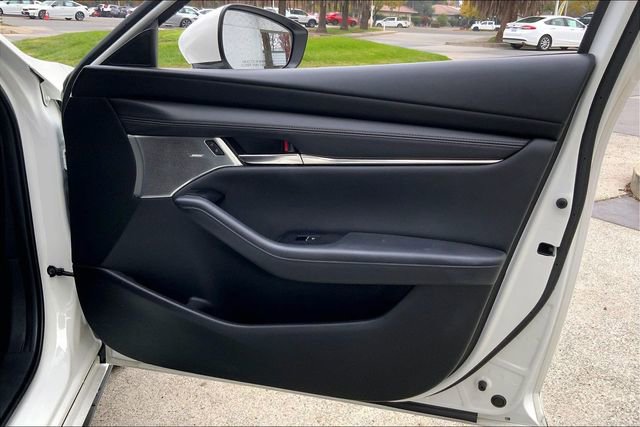 Used 2019 MAZDA MAZDA3 Hatchback w/ Premium Package image 24