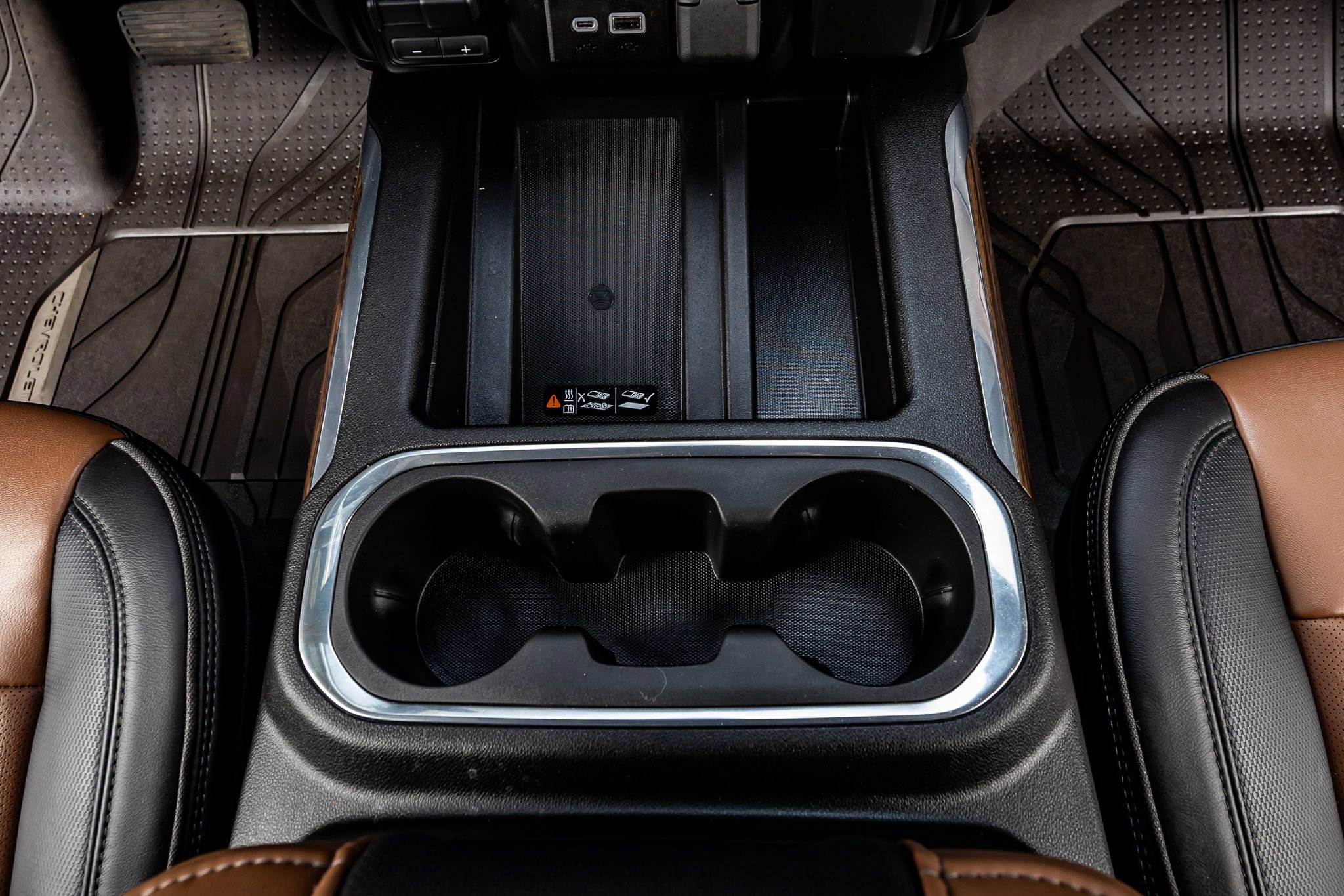 Used 2023 Chevrolet Silverado 3500 High Country image 28