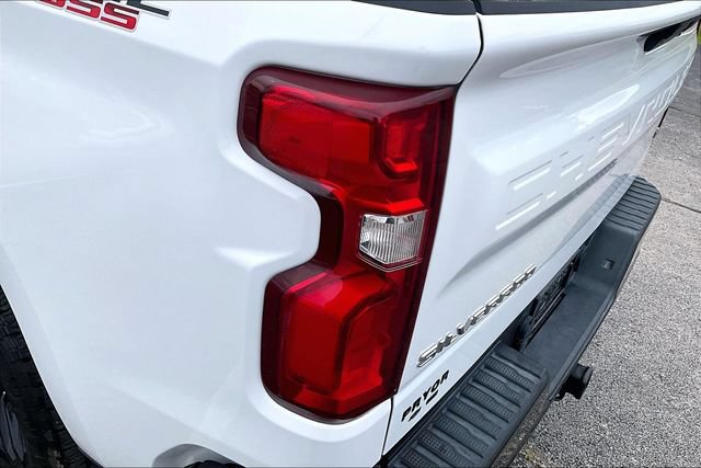 Used 2022 Chevrolet Silverado 1500 LT Trail Boss w/ Convenience Package II AWD/4WD image 24