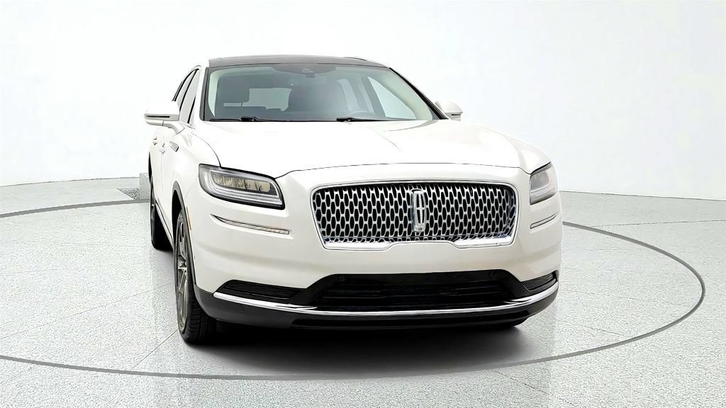 Used 2021 Lincoln Nautilus Reserve w/ Equipment Group 201A AWD/4WD image 2