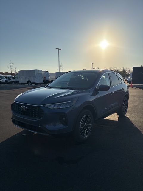 New 2026 Ford Escape SE FWD image 2