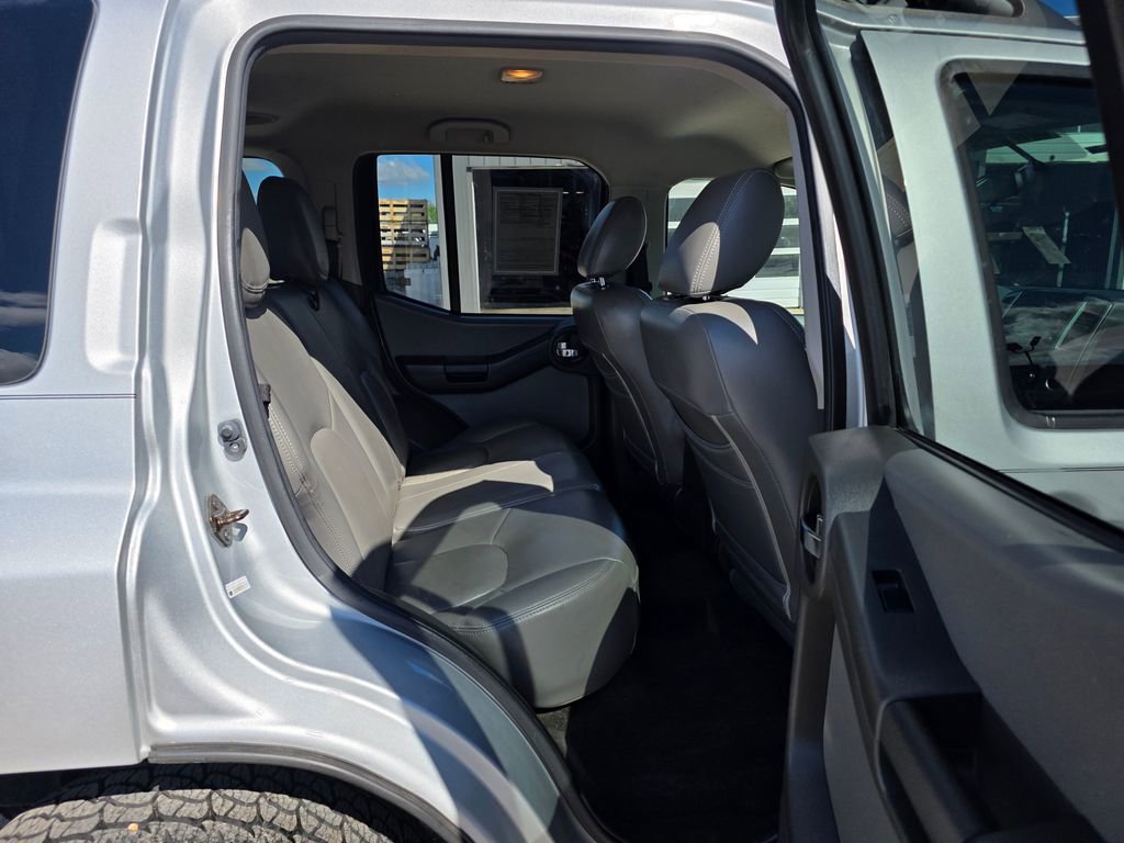 Used 2015 Nissan Xterra S AWD/4WD image 24