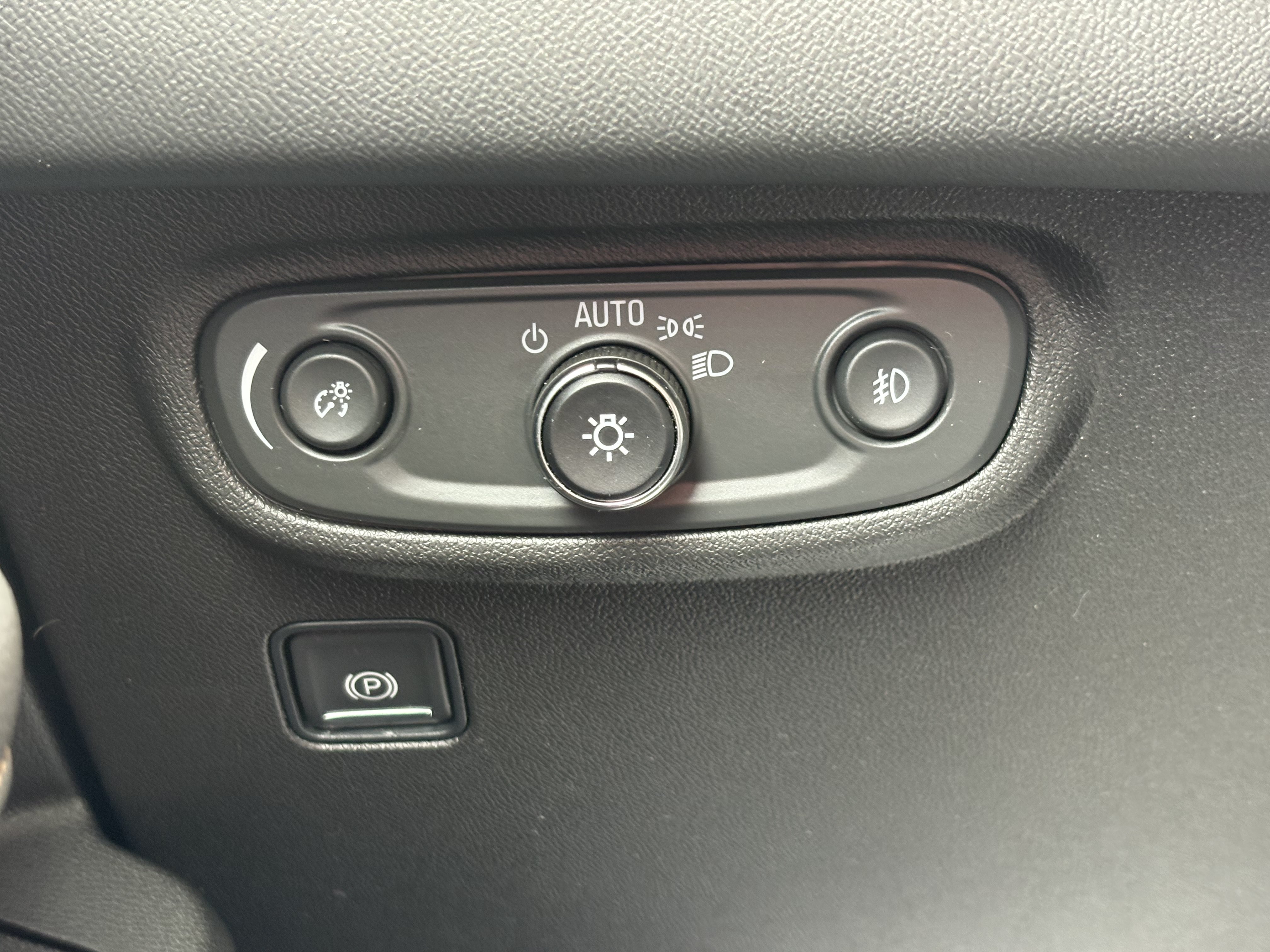 Used 2023 GMC Terrain AT4 AWD/4WD image 28