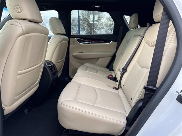 Used 2017 Cadillac XT5 Luxury w/ Driver Awareness Package image 11