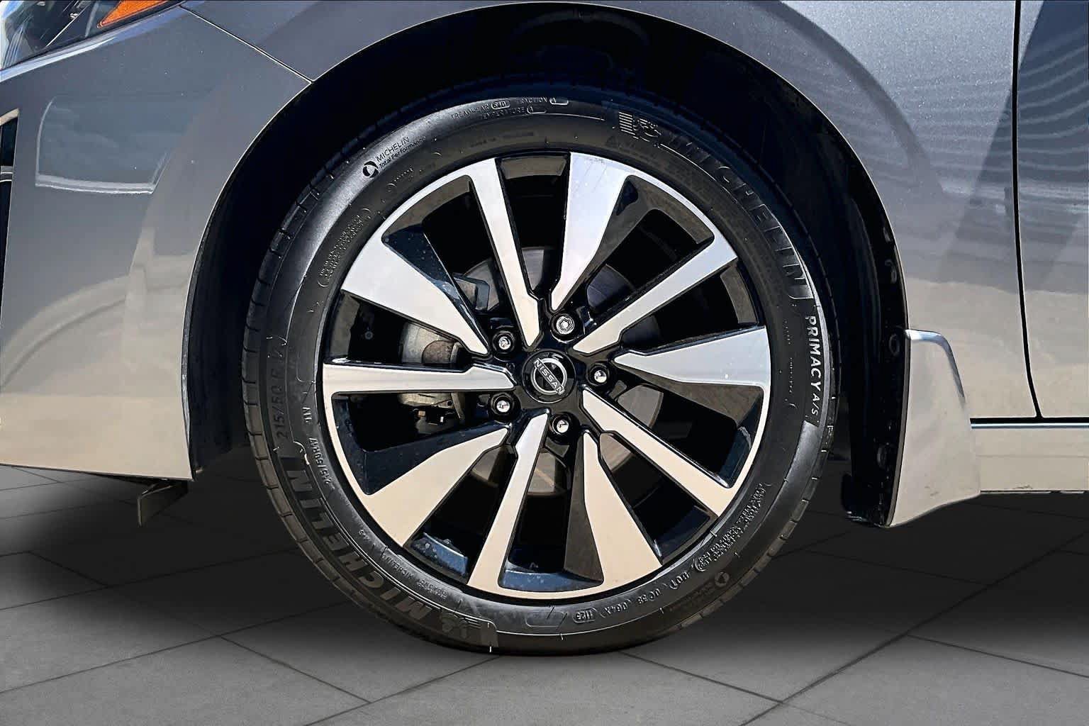 Certified 2024 Nissan Sentra SV w/ SV Premium Package FWD image 11