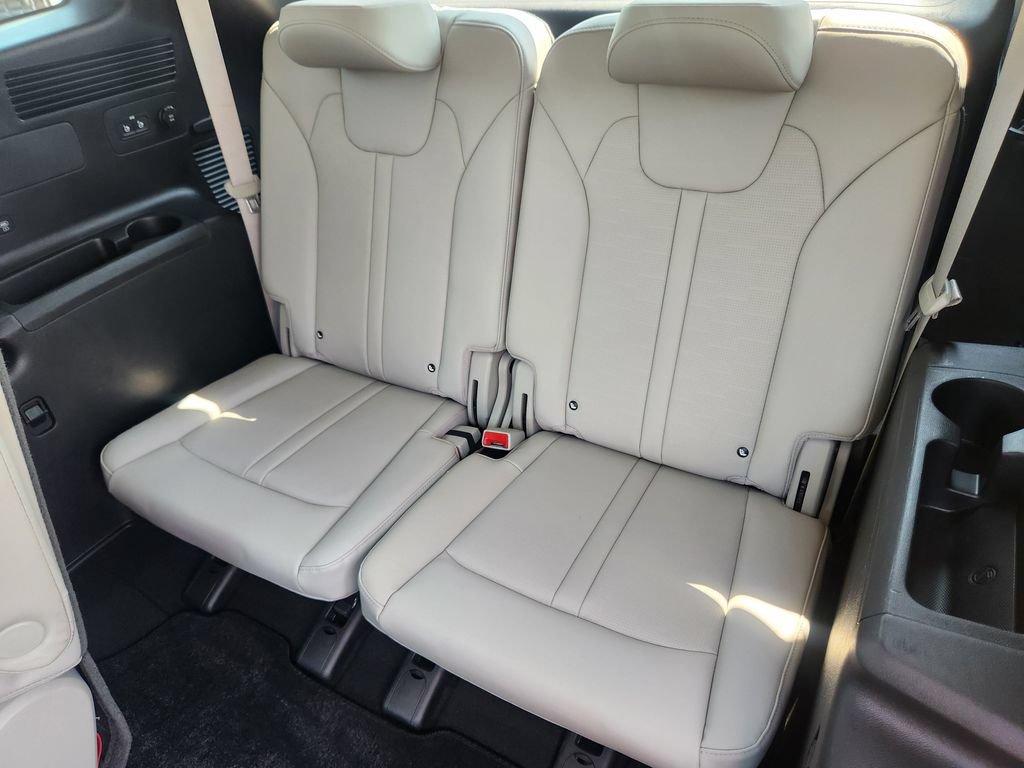 Certified 2025 Kia Sorento EX w/ EX Panoramic Sunroof Package AWD/4WD image 13