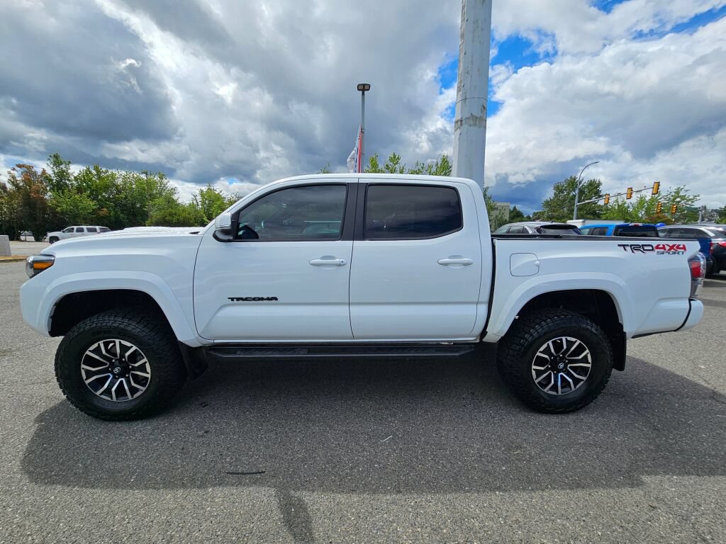 Used 2022 Toyota Tacoma TRD Sport w/ Black Out Package (TMS) AWD/4WD image 2