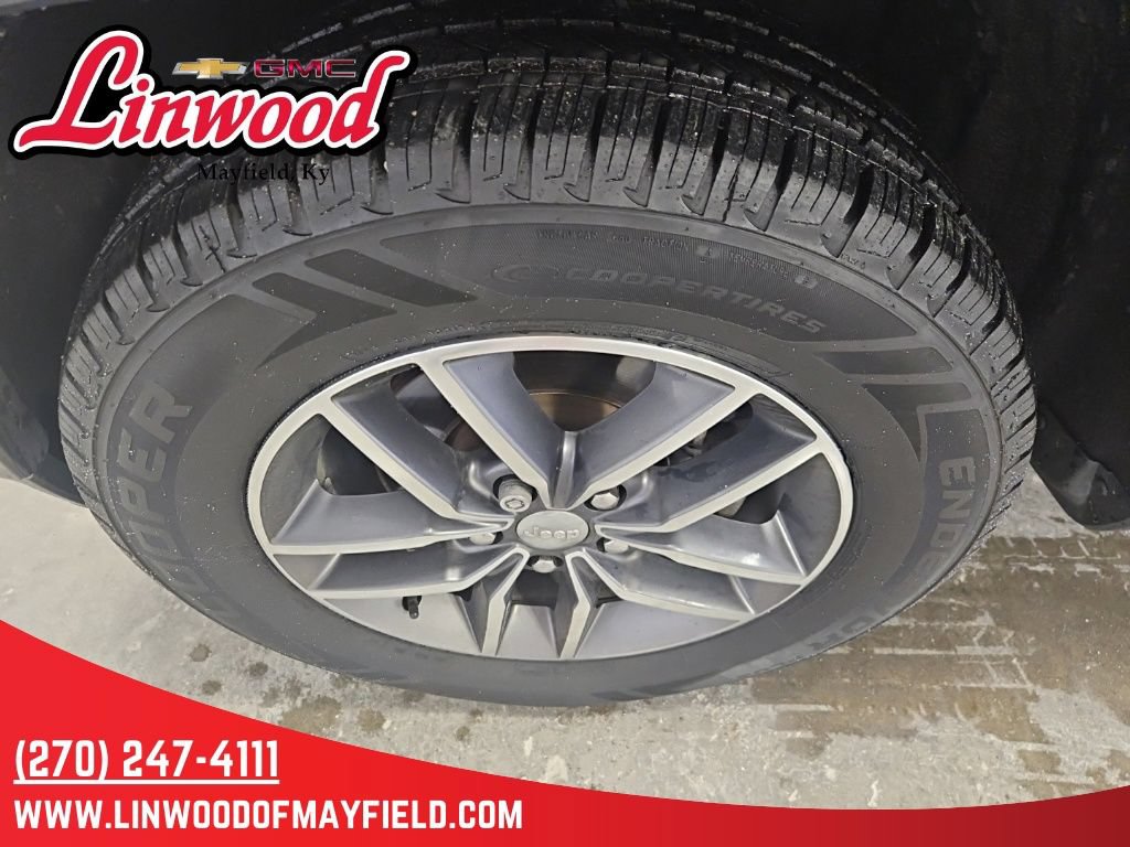 Used 2018 Jeep Grand Cherokee Limited AWD/4WD image 6