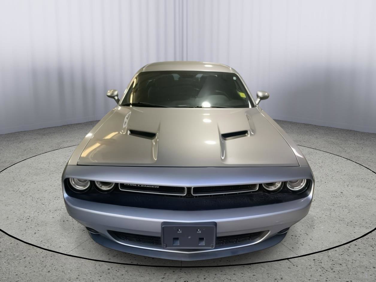 Used 2016 Dodge Challenger SXT image 4