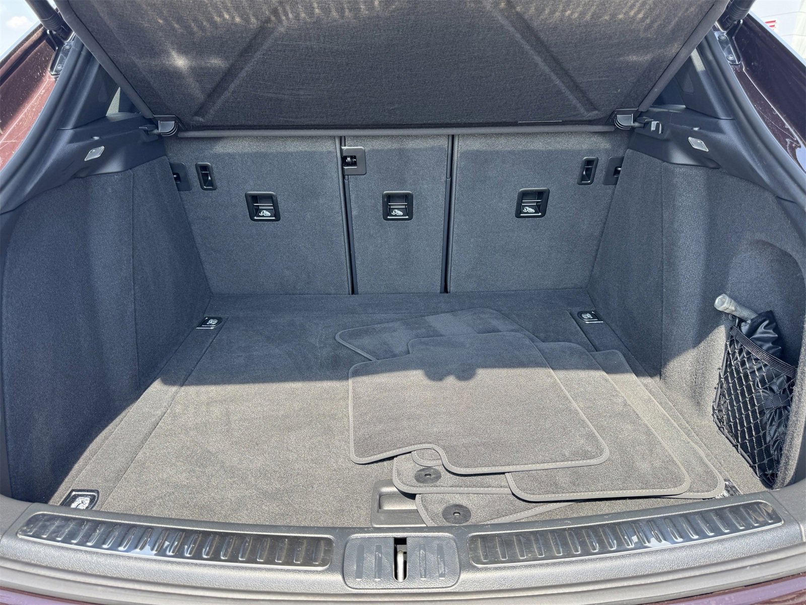 Certified 2024 Porsche Macan S image 28