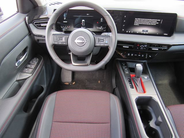 New 2026 Nissan Kicks SR w/ Cold Weather Package FWD image 17